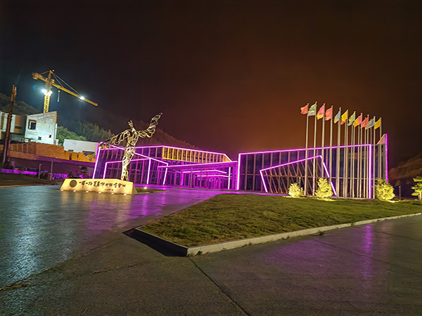 城市亮化是现代城市建设的重要组成部分，它不仅可以美化城市的夜景，还能提升城市的整体形象。随着科技的不断进步，城市亮化也得到了更多的关注和创新。本文将介绍一些关于城市亮化的创意和技术，帮助读者了解克拉玛依城市亮化的重要性以及如何进行克拉玛依城市亮化的规划和实施。